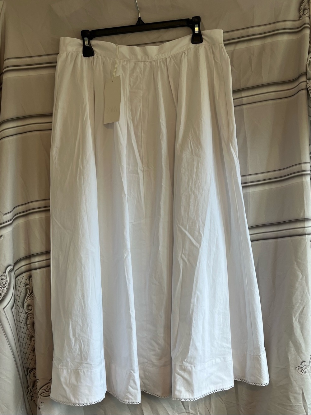 VIRAL FALL 🍁 LUXURY MIDI SKIRT SIZE L
🚨FINAL PRICE NO DISCOUNT - Picture 6 of 12
